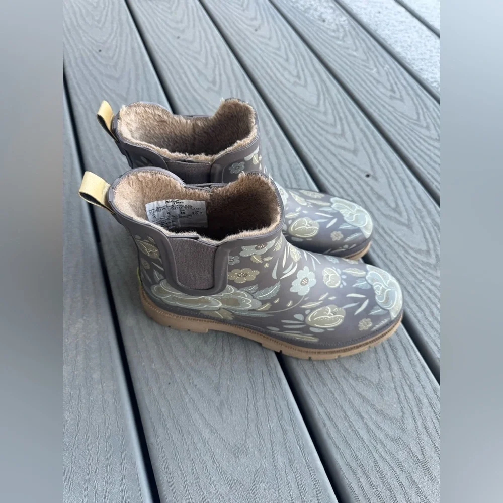 Western Chief Floral Chelsea Rain Boots Womens 8 Fleece Lined